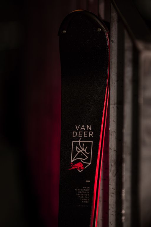 Юниорские для слалома Van Deer SL-JR PRO 8 Длина 132cm Радиус 8м + крепления SPX11 Сезон 24/25