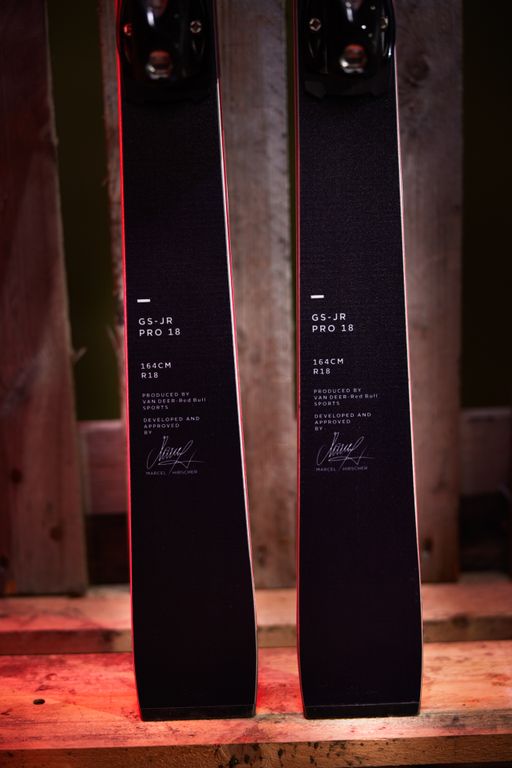 Юниорские  для слалома гиганта Van Deer GS-JR PRO 18 Длина 164cm Радиус 18м + крепления SPX11